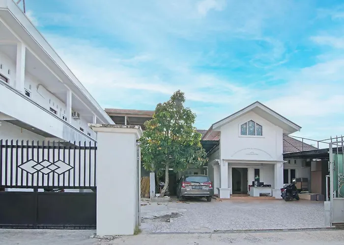 Oyo 91681 Raysa Homestay Pekanbaru